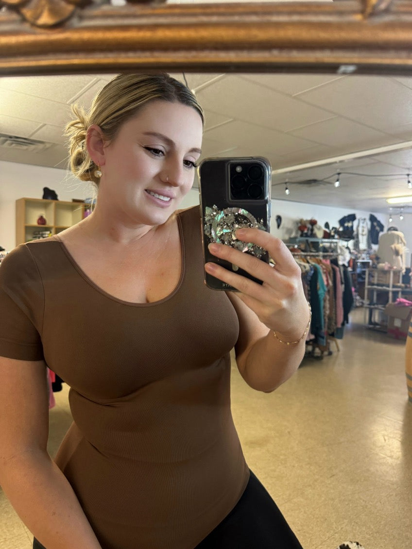 Seamless Reversible V-Neck Short Sleeve Top