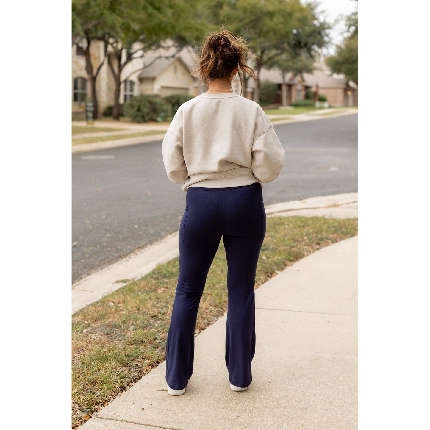 Ready to Ship | The Mila - NAVY Bootcut Leggings with Pockets Round 3