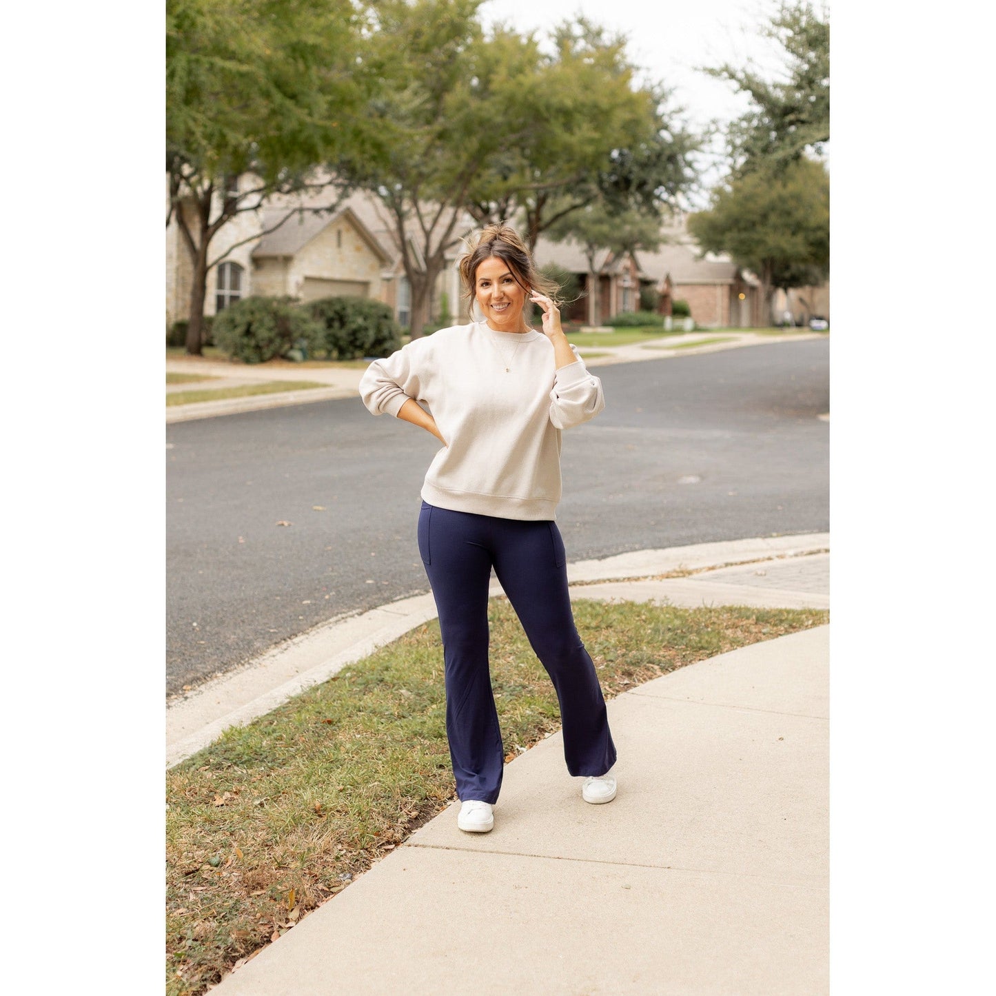 Ready to Ship | The Mila - NAVY Bootcut Leggings with Pockets Round 3