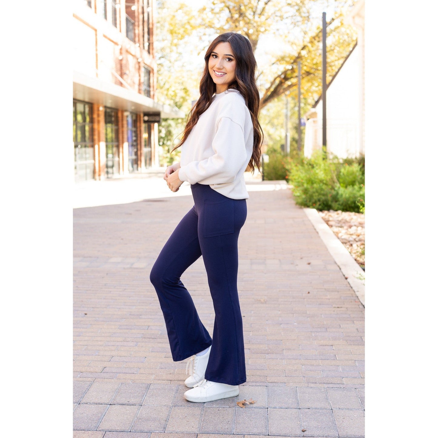 Ready to Ship | The Mila - NAVY Bootcut Leggings with Pockets Round 3