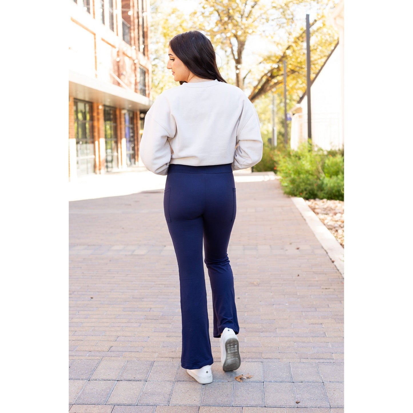 Ready to Ship | The Mila - NAVY Bootcut Leggings with Pockets Round 3