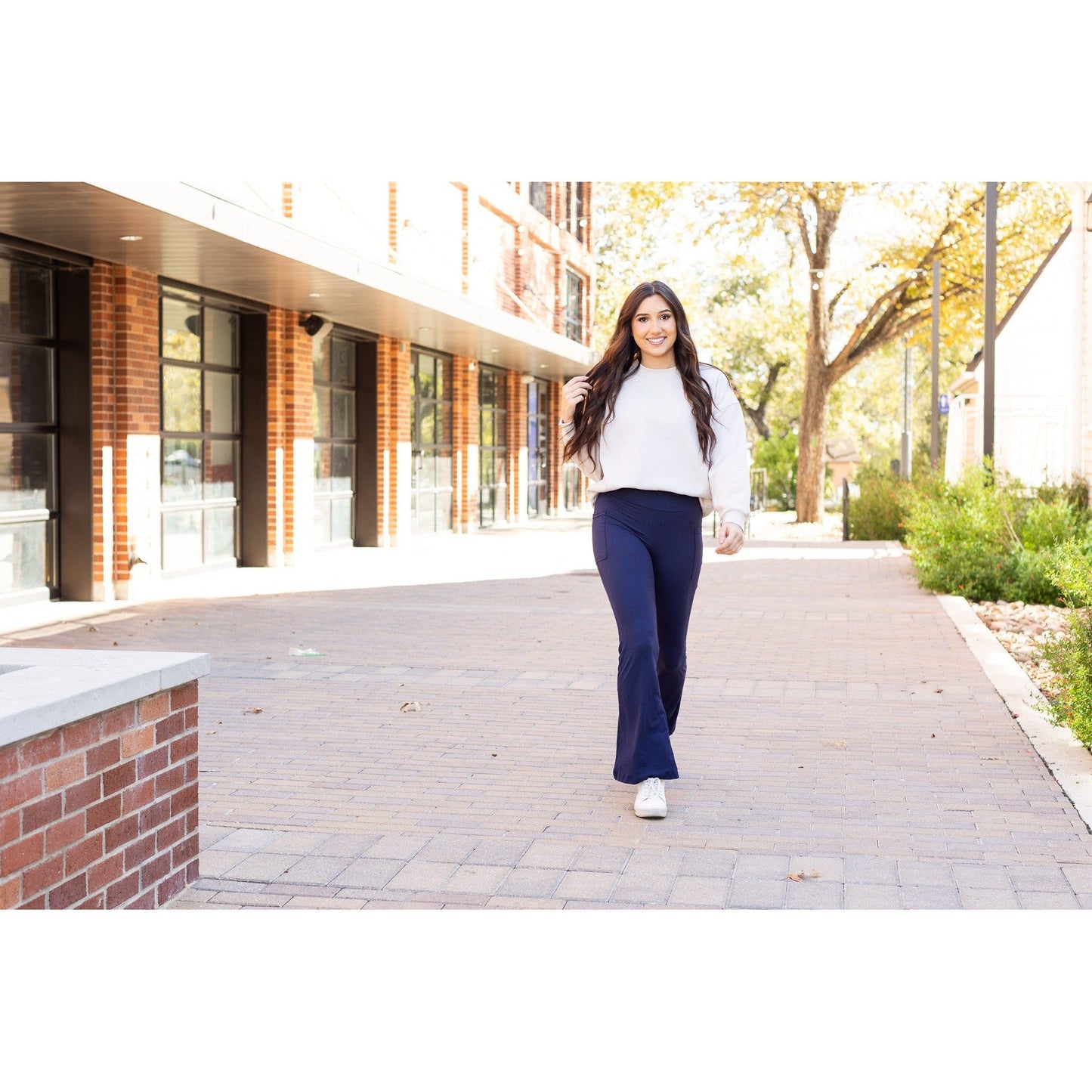 Ready to Ship | The Mila - NAVY Bootcut Leggings with Pockets Round 3