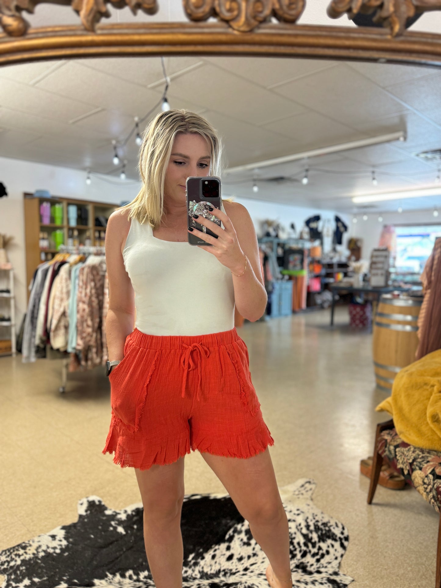 Gigio Flutter Hem Muslin Shorts w Cut Edge Detail