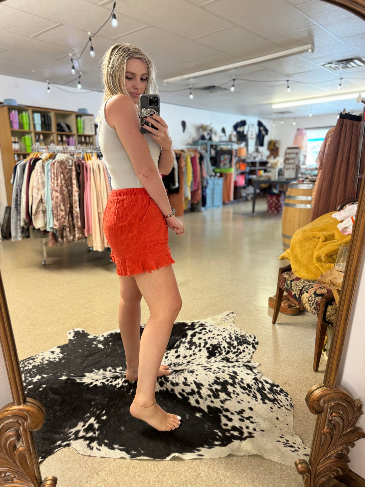 Gigio Flutter Hem Muslin Shorts w Cut Edge Detail