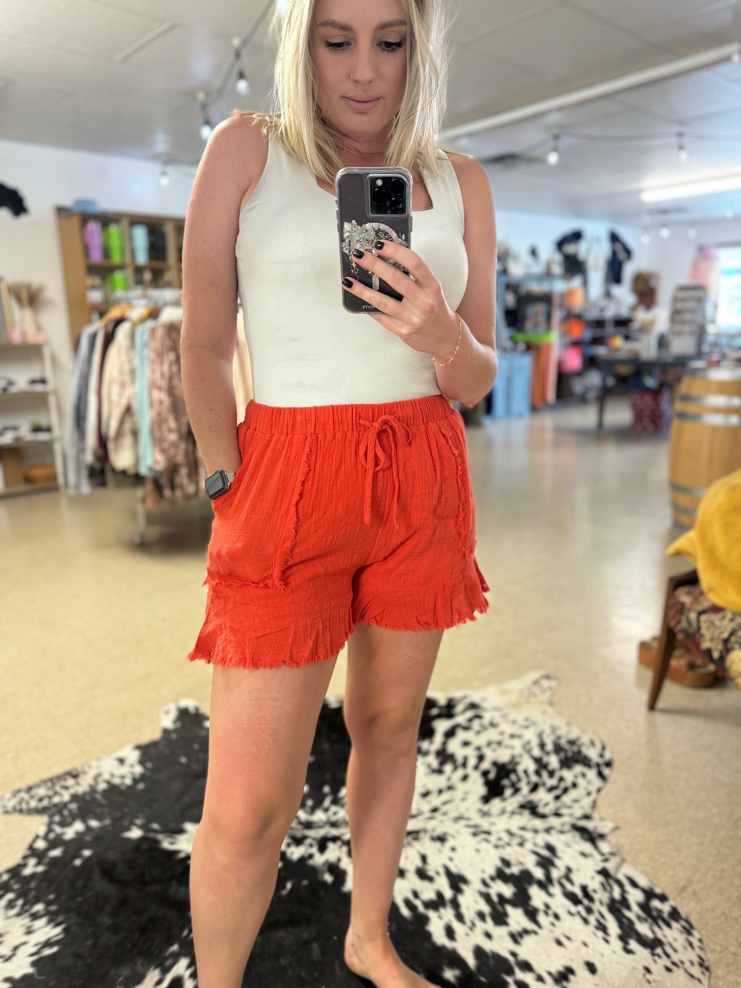 Gigio Flutter Hem Muslin Shorts w Cut Edge Detail