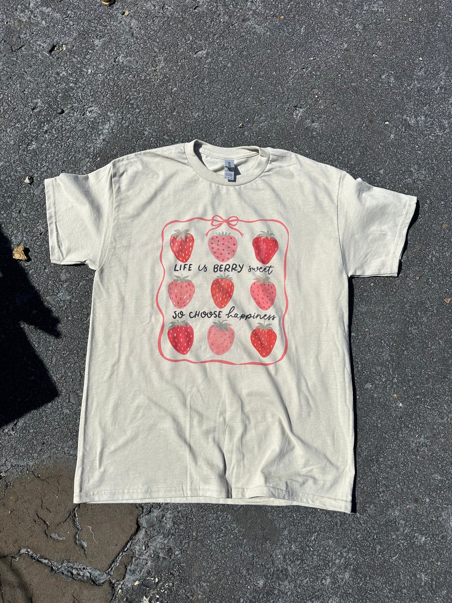 Strawberries | Tshirt or Crewneck