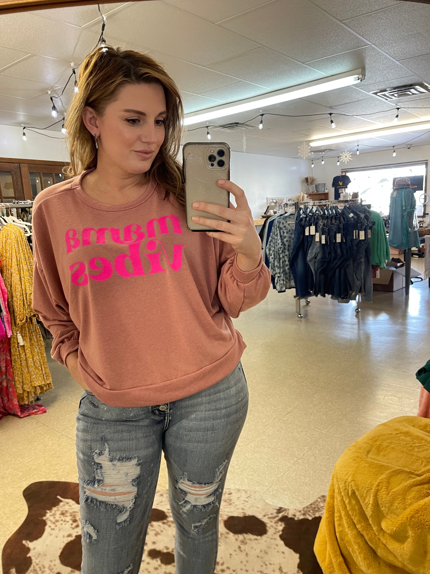 Mama Vibes Pullover