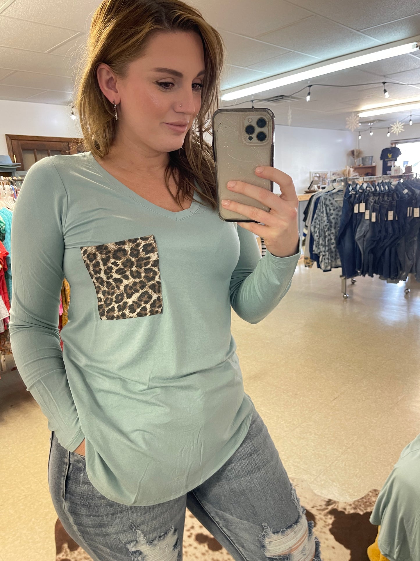 Spring leopard pocket top