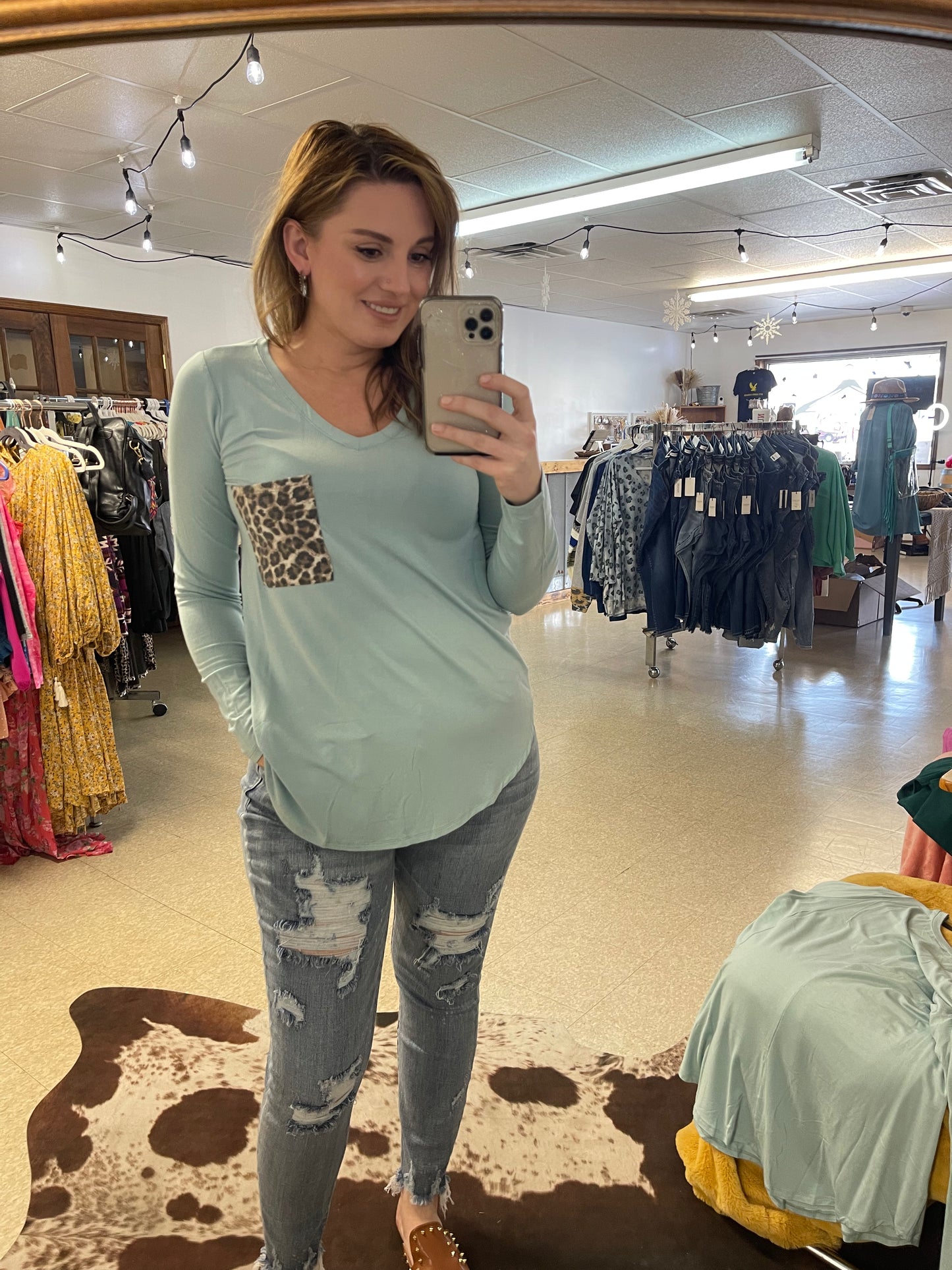 Spring leopard pocket top