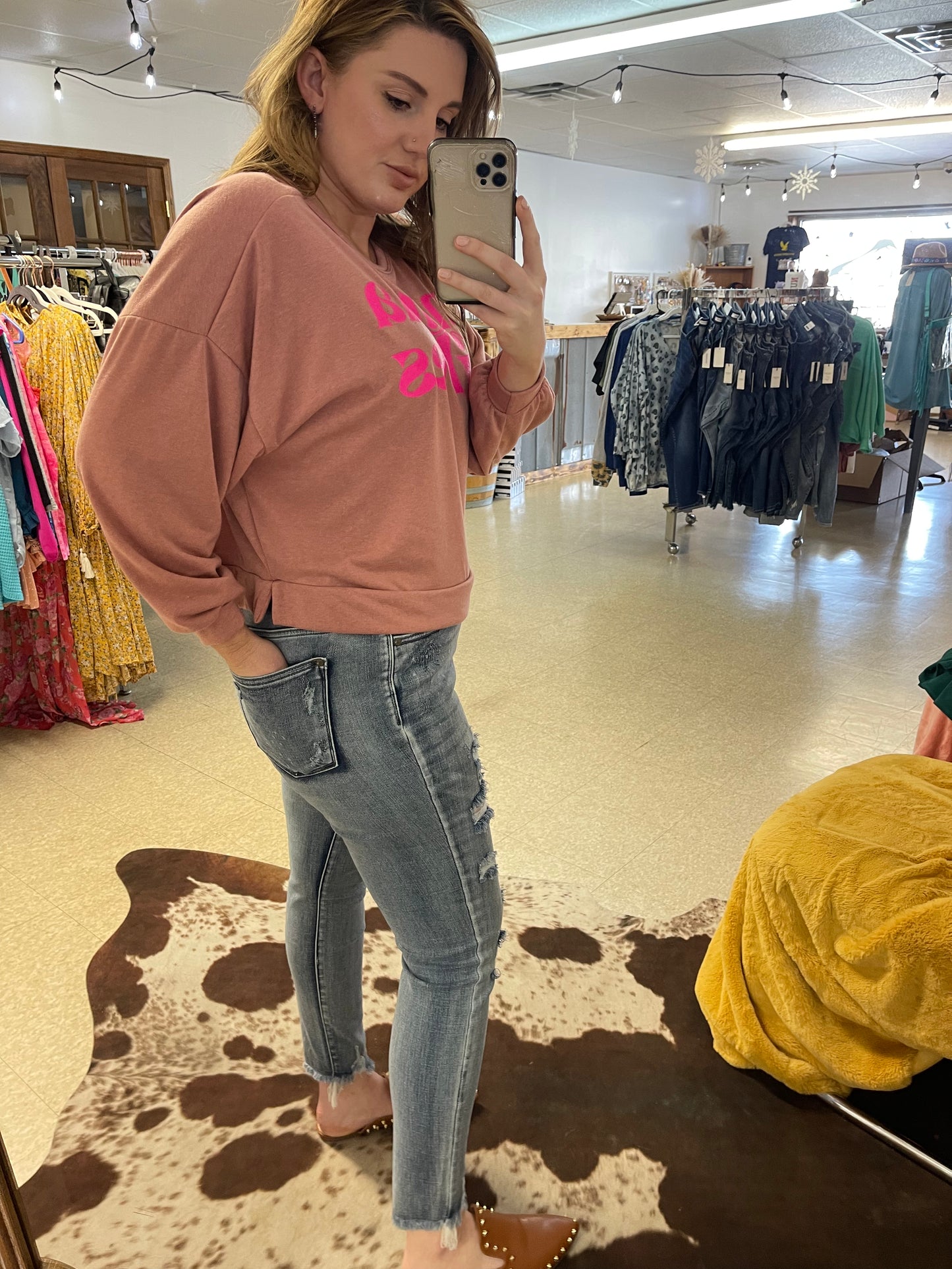Mama Vibes Pullover