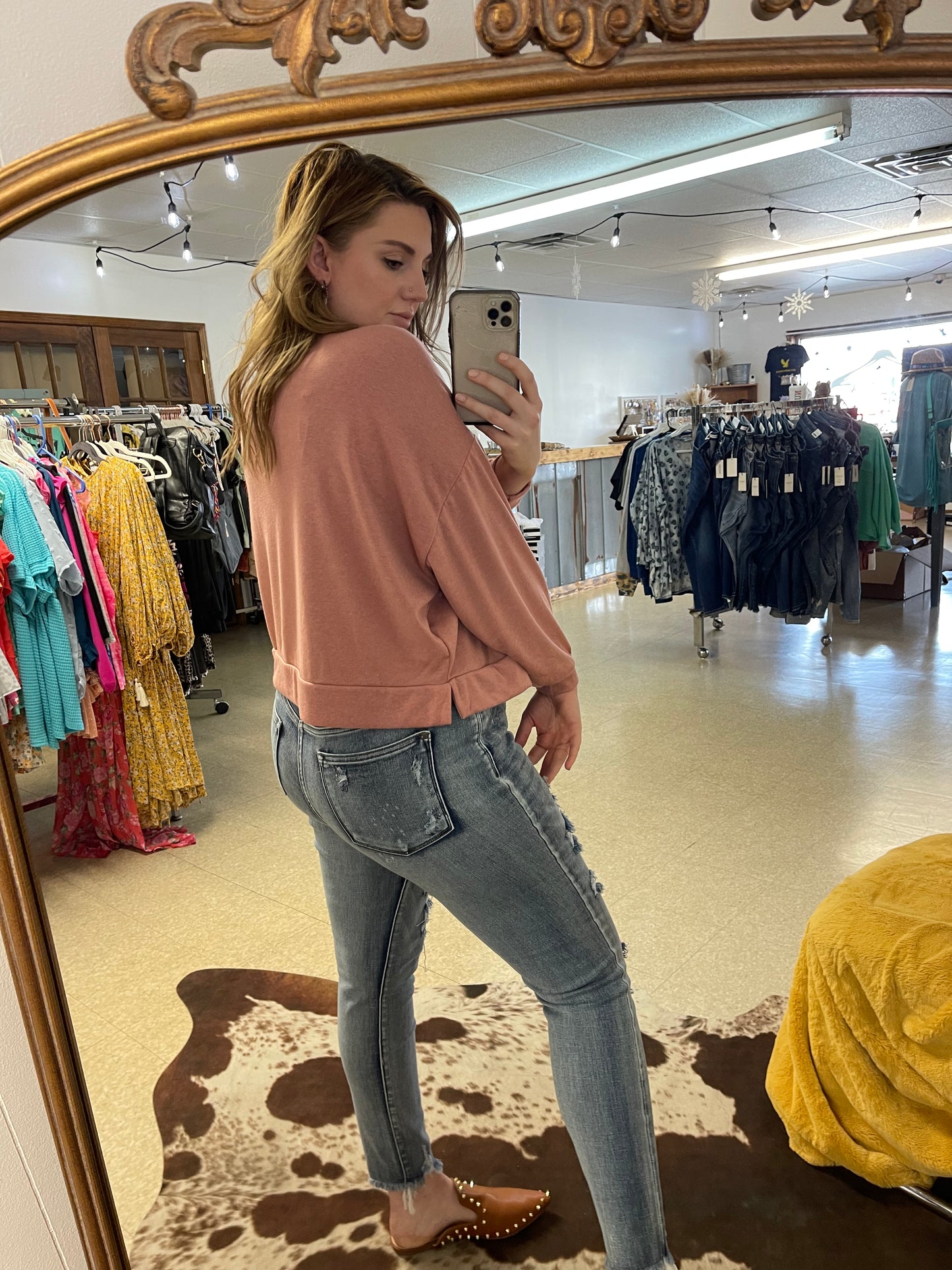Mama Vibes Pullover