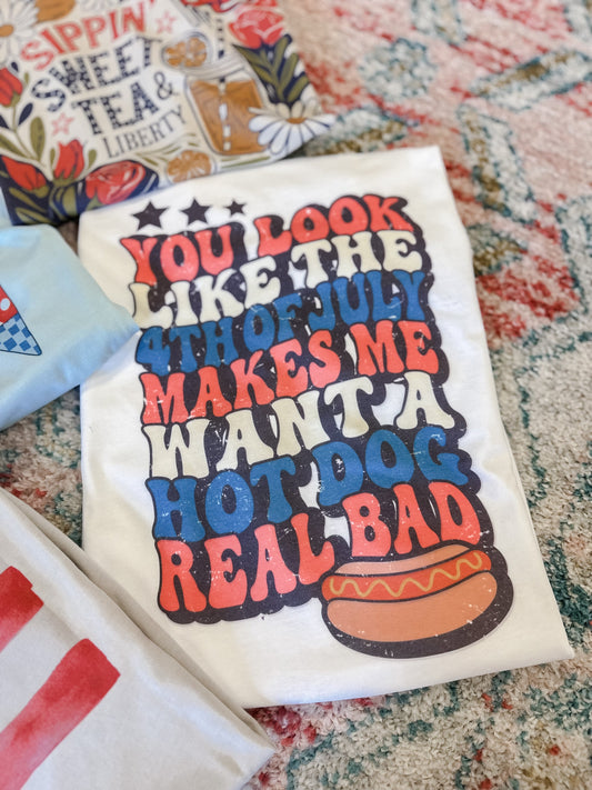 Makes Me Want a Hot Dog | Tshirt or Crewneck
