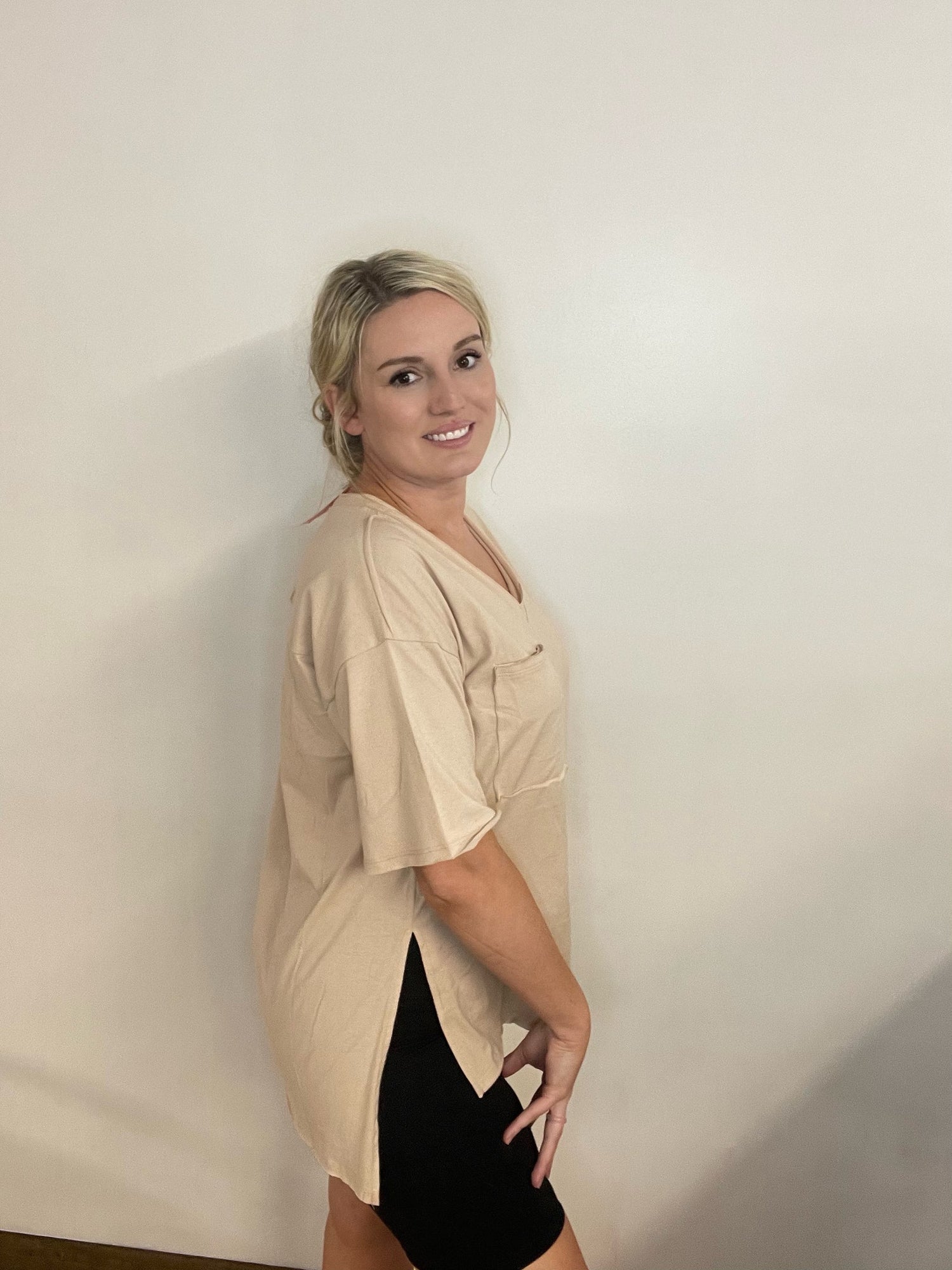 Oversized pocket tee w/ side slits Boutique 276